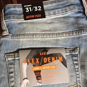 Men’s American Eagle active flex “skinny” jeans